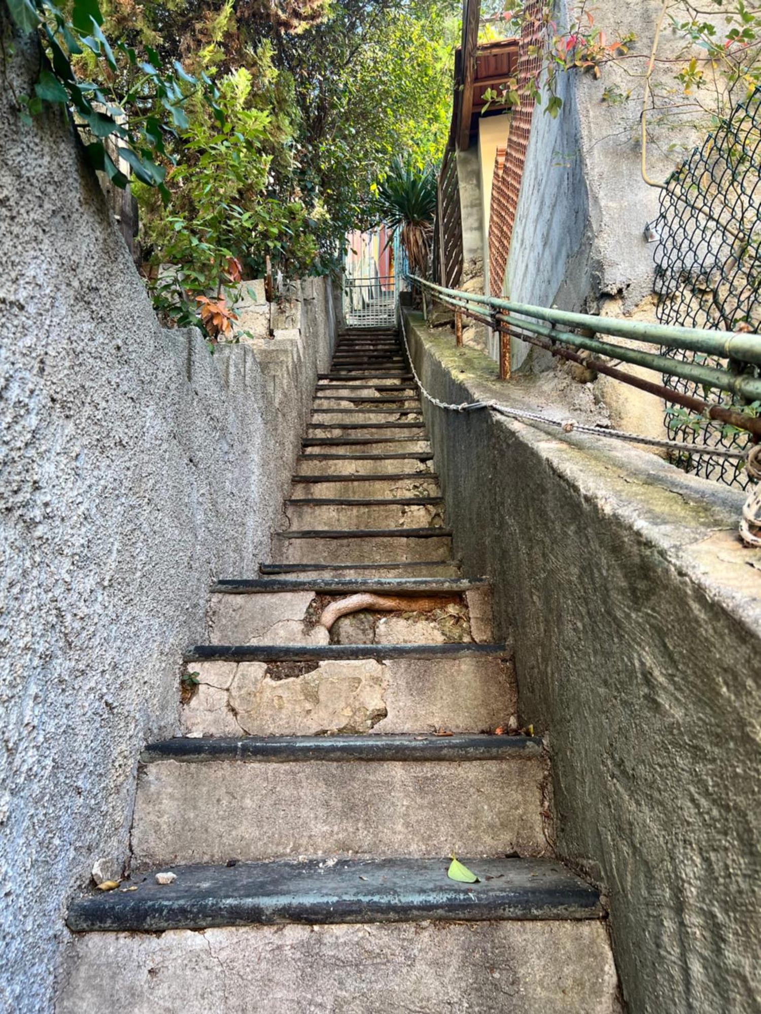 Maisonnette Avec Escalier Lägenhet Menton Exteriör bild